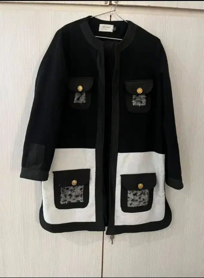 پالتو|لباس|ماهیدشت, |دیوار