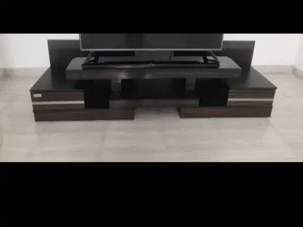 میز تلویزیون|میز تلویزیون|ری, جوانمرد قصاب|دیوار