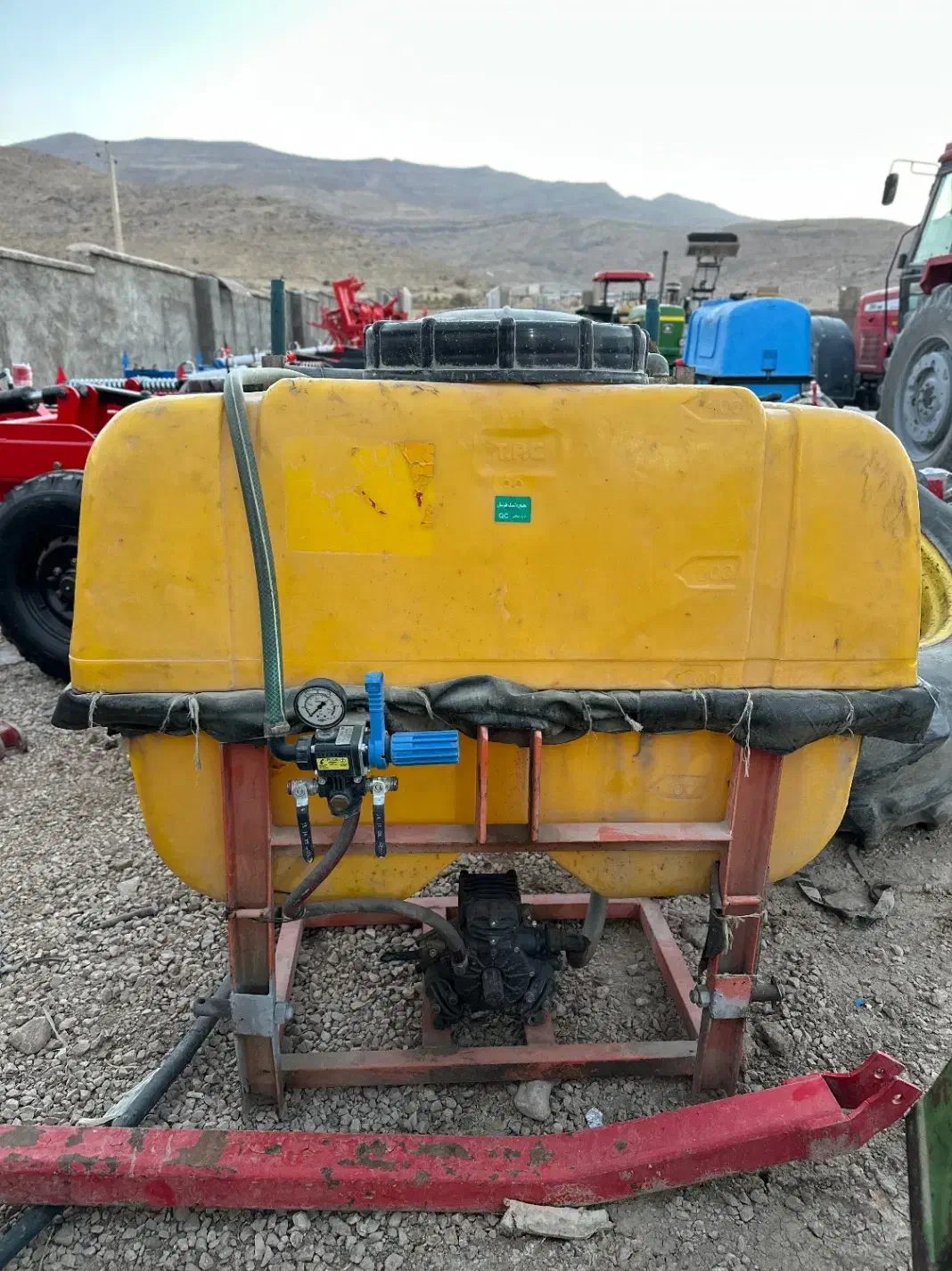 تراکتور سمپاش|ماشین‌آلات صنعتی|بیضا, |دیوار