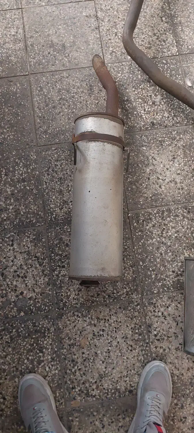 اگزوز کمک فنر فابریک منبع بلوچی|قطعات یدکی و لوازم جانبی|اندیشه, اندیشه فاز ۶|دیوار