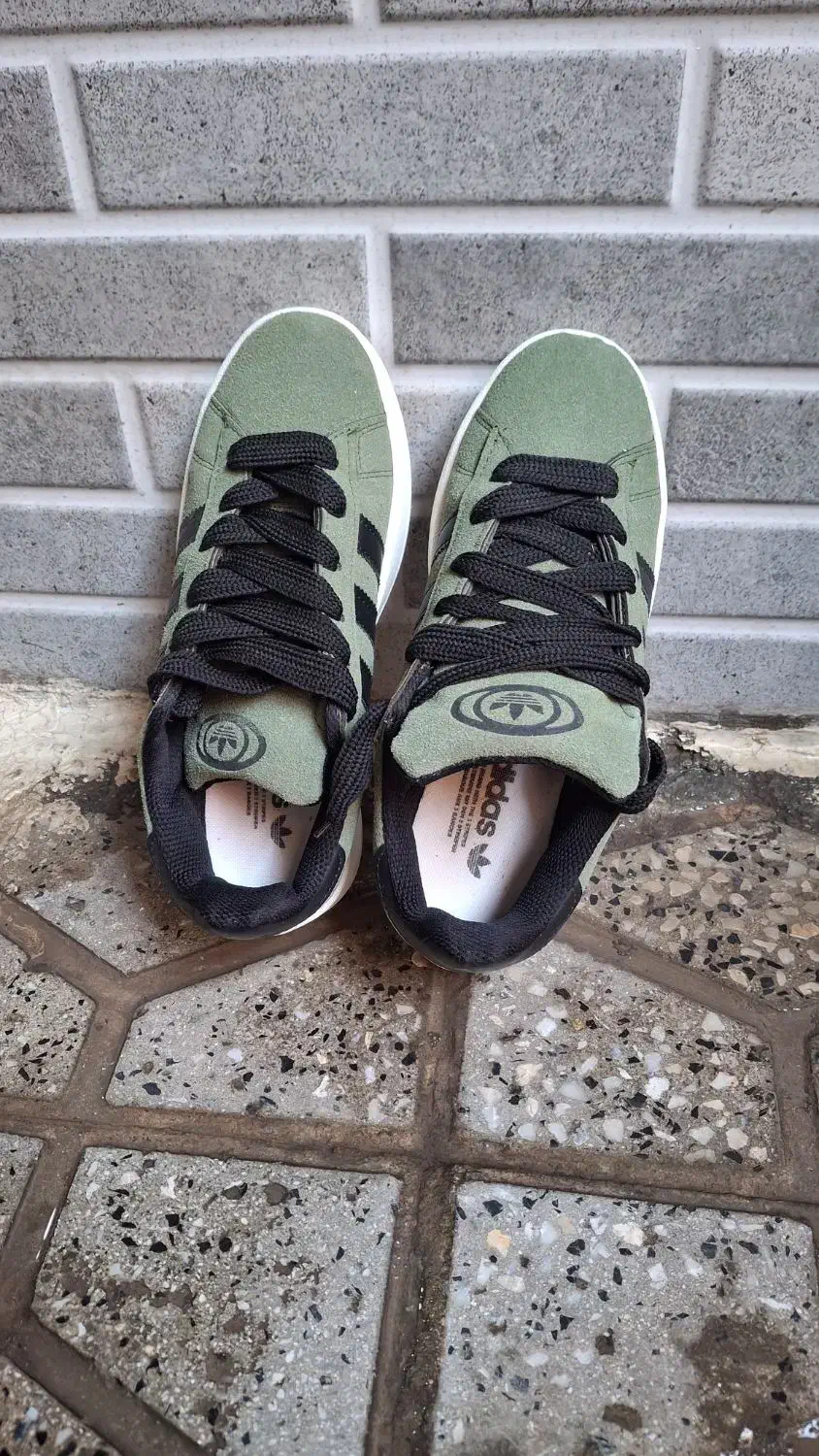 یک جفت کتونی برنگ سبز نو فروخته میشود|کیف، کفش، کمربند|بروجرد, |دیوار