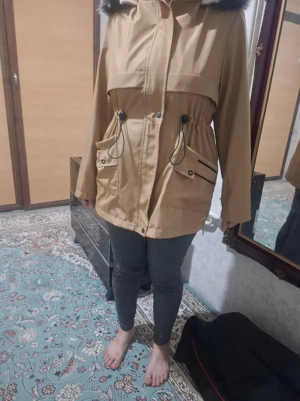 بارونی|لباس|بیجار, |دیوار