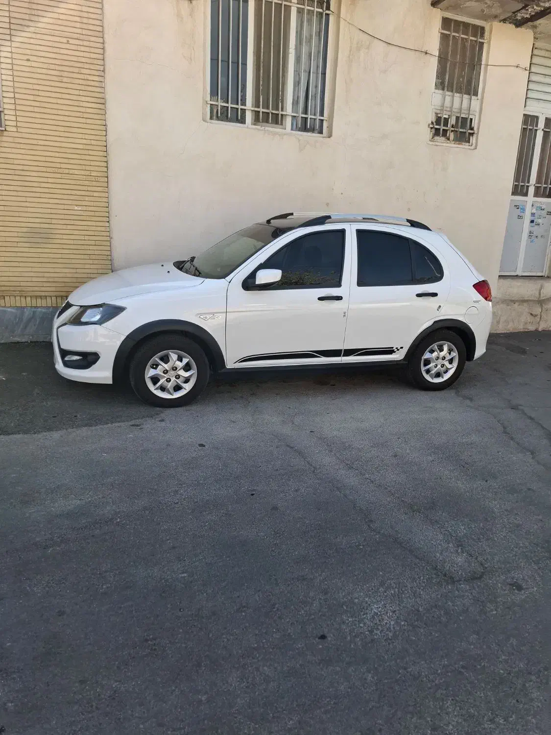 کویک R مدل ۱۴۰۲ خانگی|خودرو سواری و وانت|شیراز, شیشه‌گری|دیوار