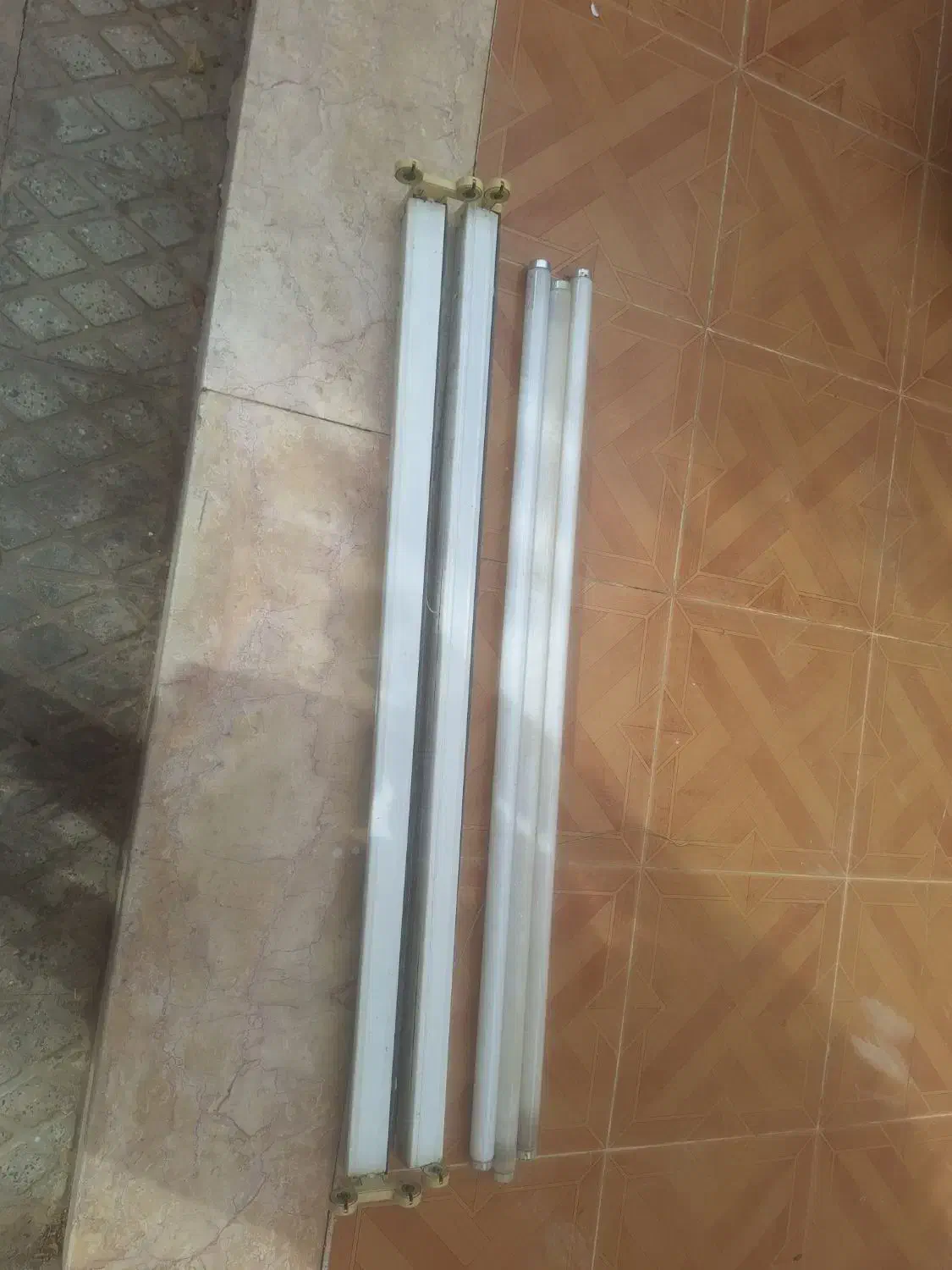 لامپ مهتابی|لامپ و چراغ|آباده, |دیوار