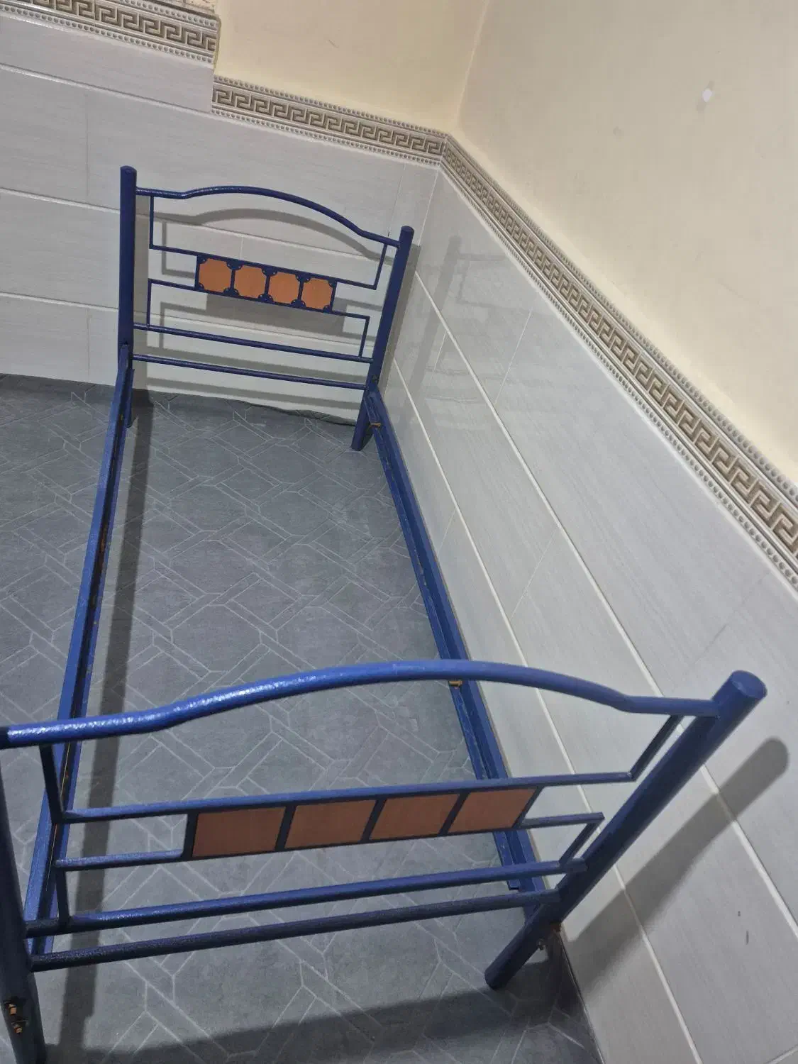 تخت|تخت و سرویس خواب|بشاریات, |دیوار