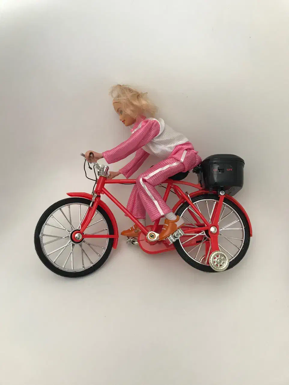 عروسک موزیکال|اسباب‌بازی بچه|گرگان, |دیوار