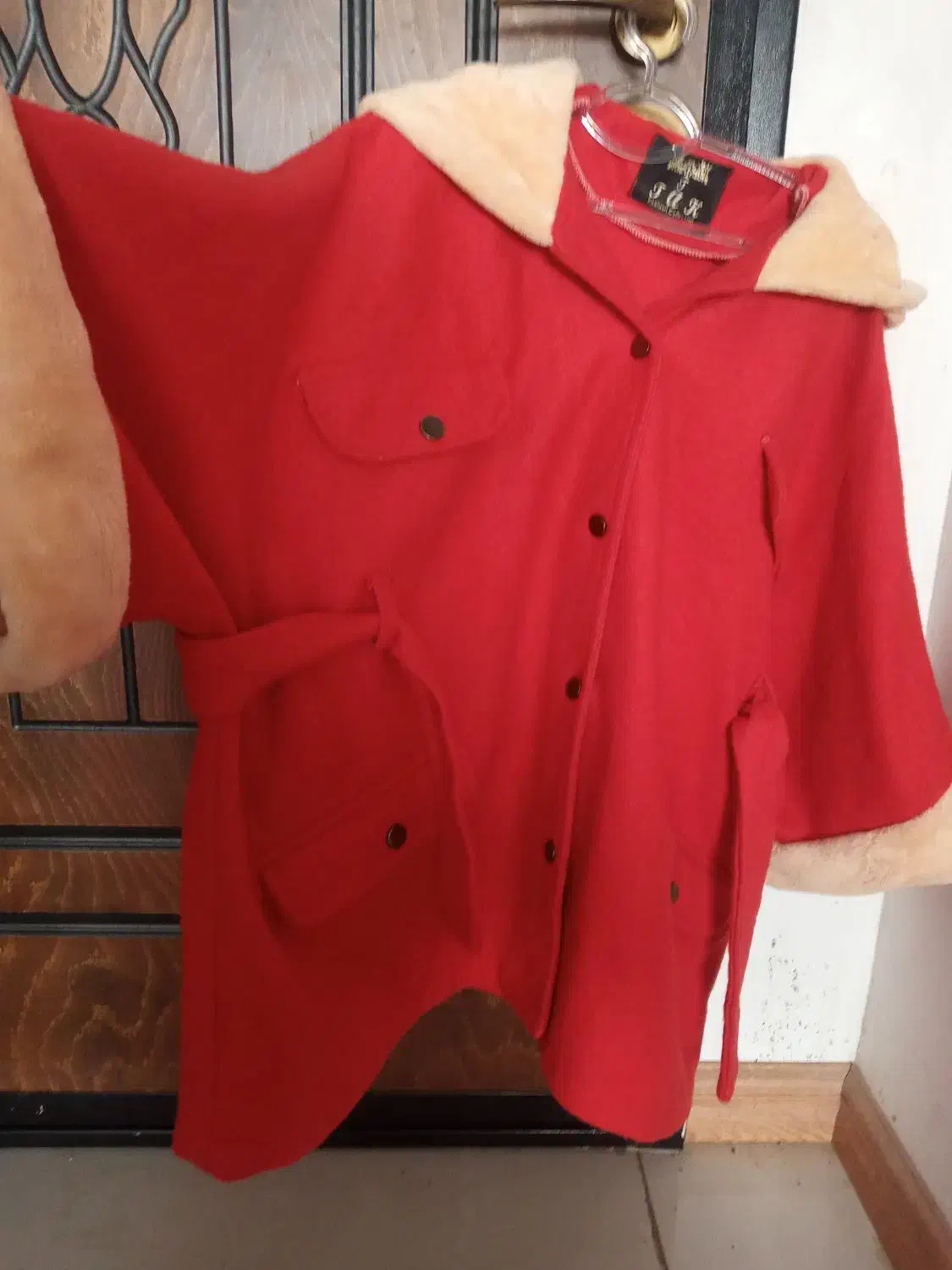 پالتو دخترانه|لباس|ری, جوانمرد قصاب|دیوار