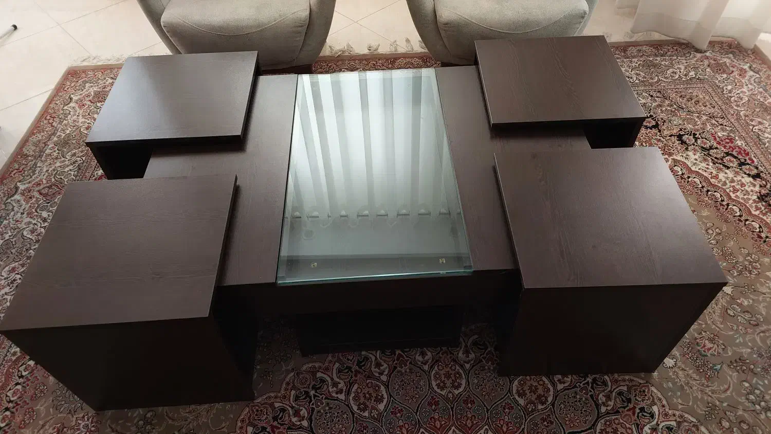 جلومبلی|مبلمان خانگی و میز عسلی|گلبهار, شهر جدید گلبهار|دیوار