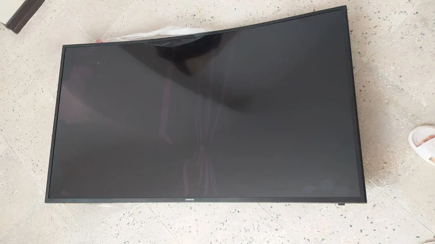 تلویزیون شکشته|تلویزیون و پروژکتور|ساوه, |دیوار