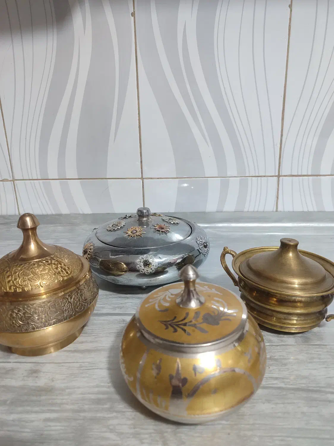چهار قندان برنجی|ظروف سرو و پذیرایی|شهرکرد, |دیوار