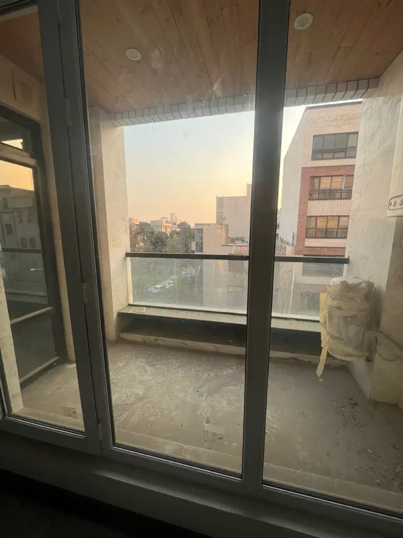 ۱۴۰ متر/۳خواب/تک واحدی/۲ پارکینگ/میدان۷