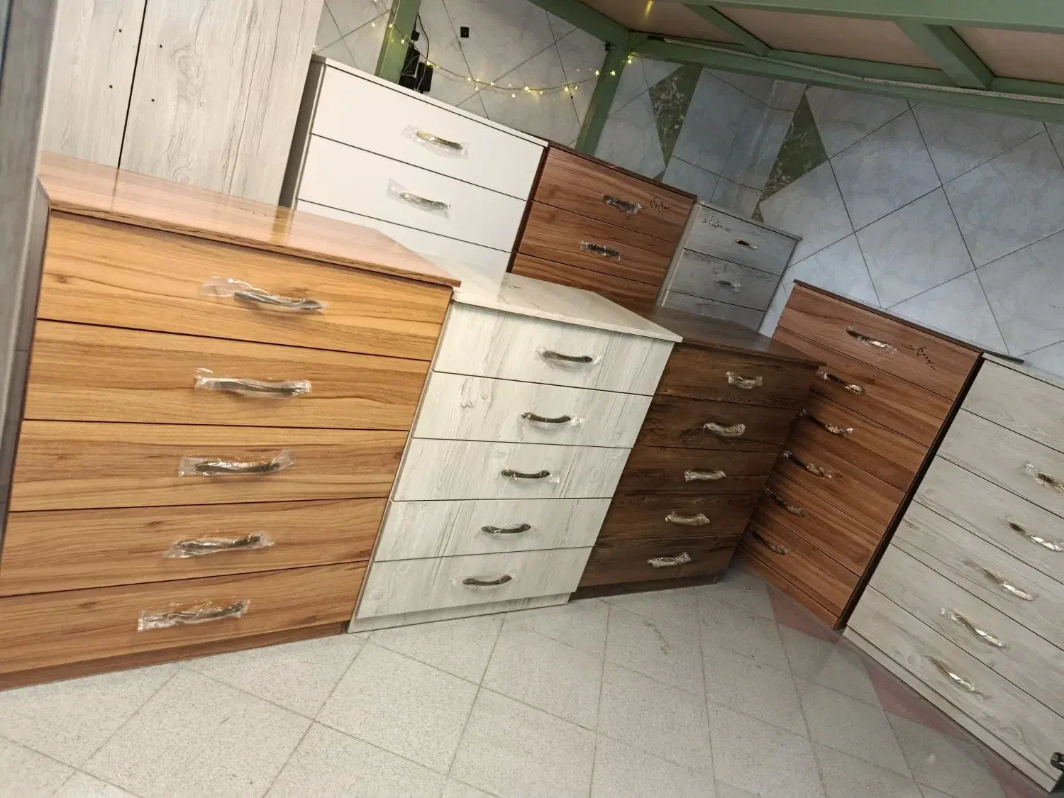 دراور / میز ایینه / کمد دار لباس|جاکفشی، کمد، دراور|اصفهان, لاله|دیوار