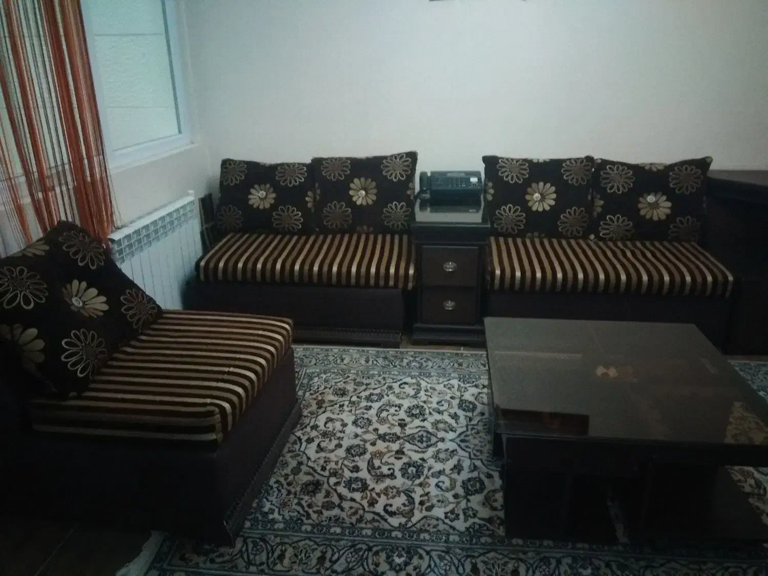 فروش مبل همراه با کنسول سه گوش و میز جلومبلی|مبلمان خانگی و میز عسلی|شیراز, عفیف‌آباد|دیوار