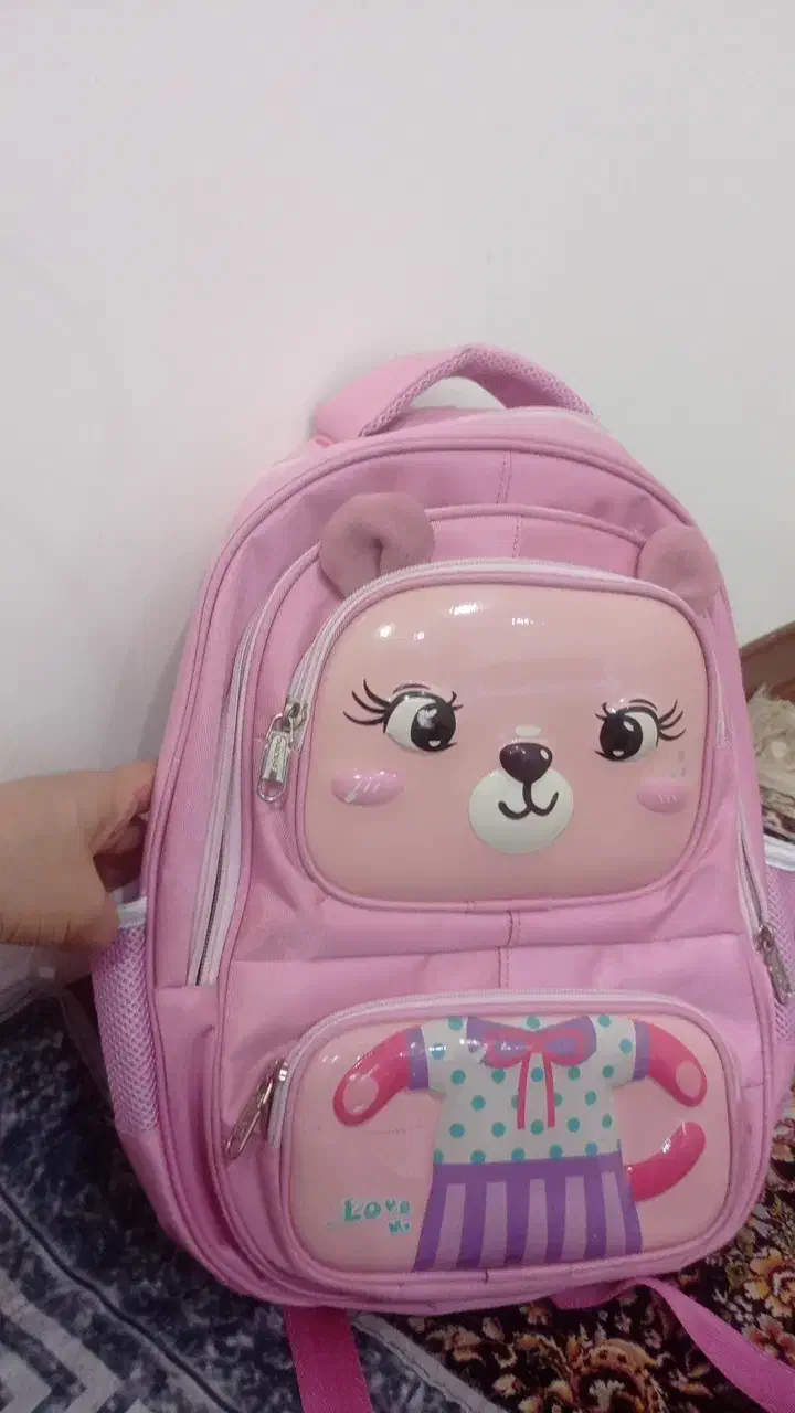 کیف مدرسه دو عدد|کیف، کفش، کمربند|اهواز, کوی باهنر|دیوار