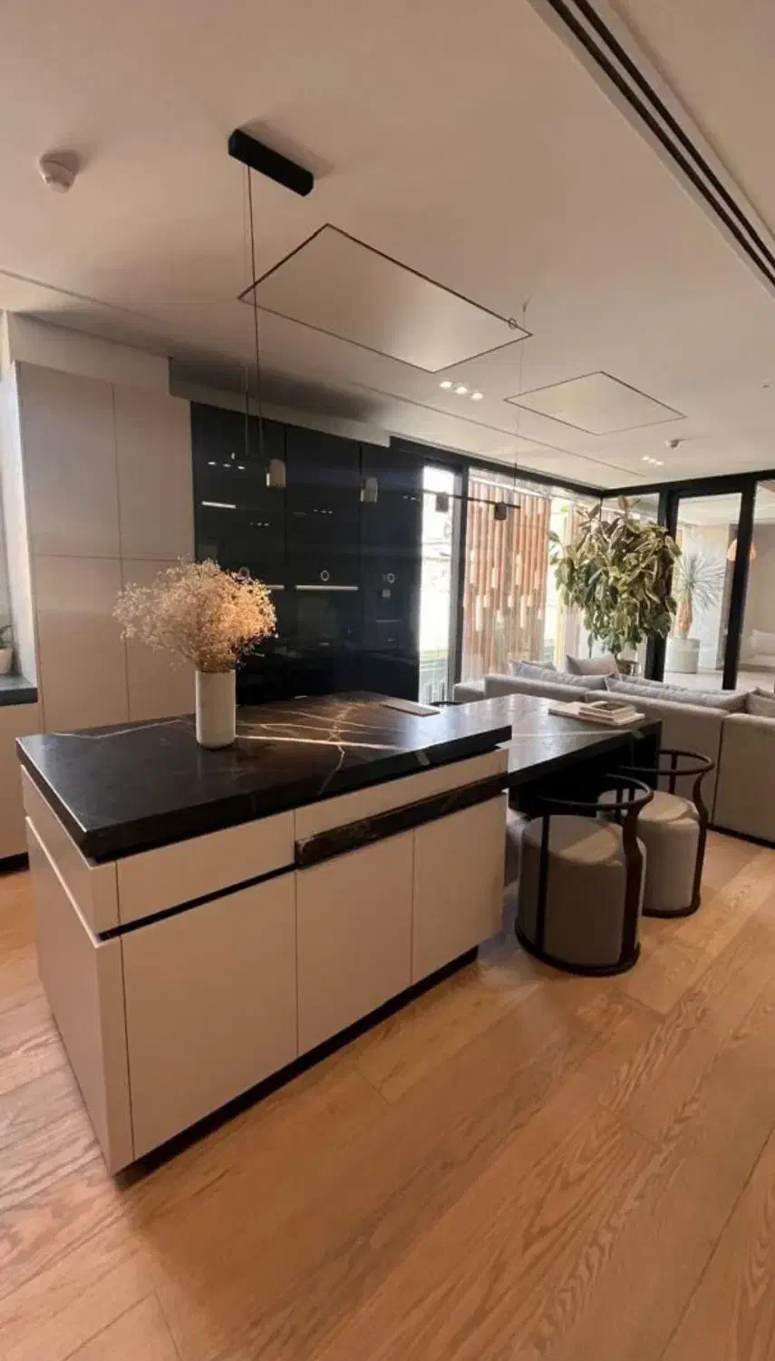 210 متر تک واحدی فول مشاعات مدرن در فرعی دنج سپند|فروش آپارتمان|تهران, کاشانک|دیوار