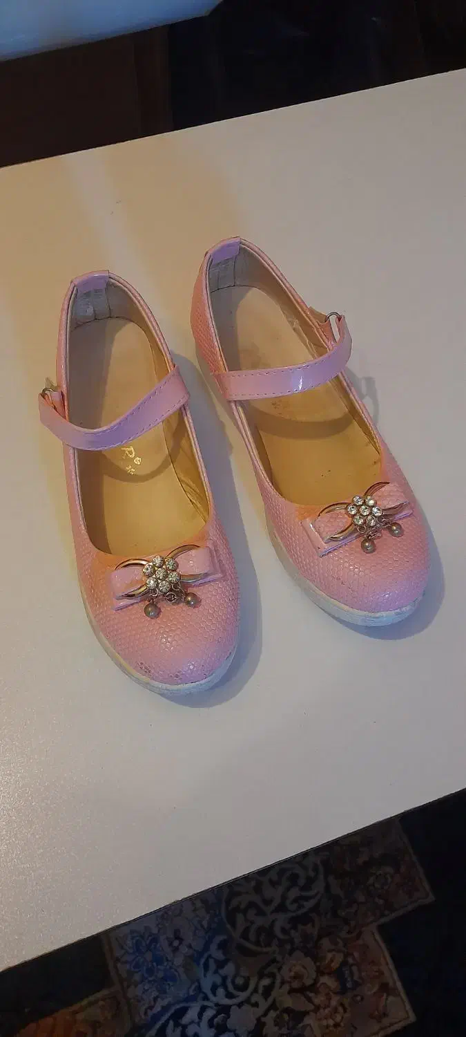 فروش کفش عروسکی دخترانه|کفش و لباس بچه|شیراز, گلشن|دیوار