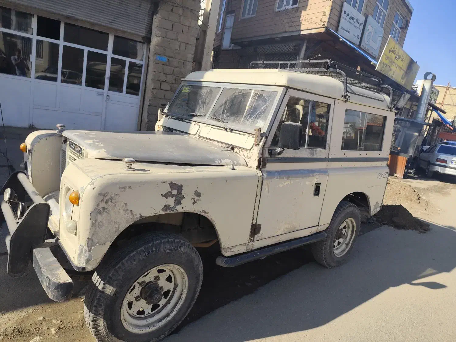 لندرور  ۶۴|خودرو کلاسیک|ارومیه, |دیوار