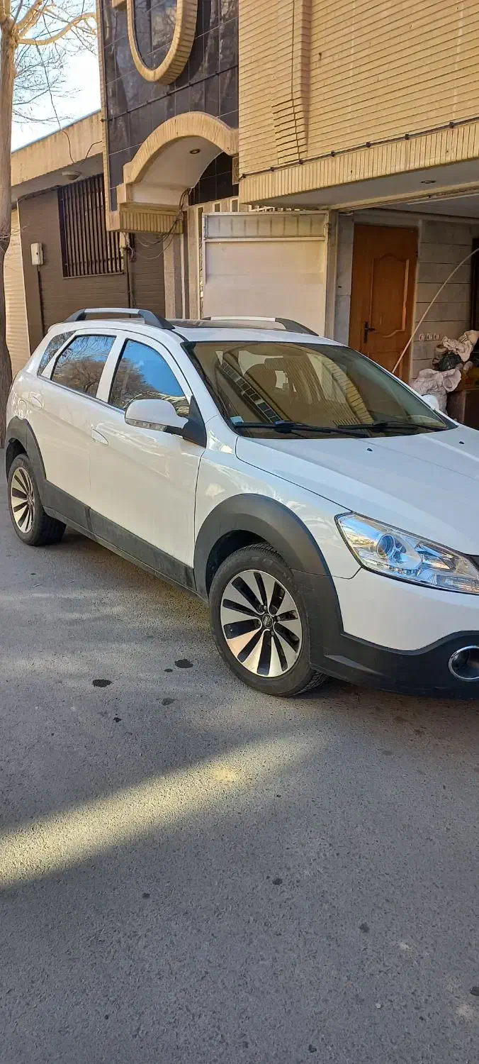 اچ سی کراس تمیز و خانگی|خودرو سواری و وانت|شاهین‌شهر, فردوسی|دیوار