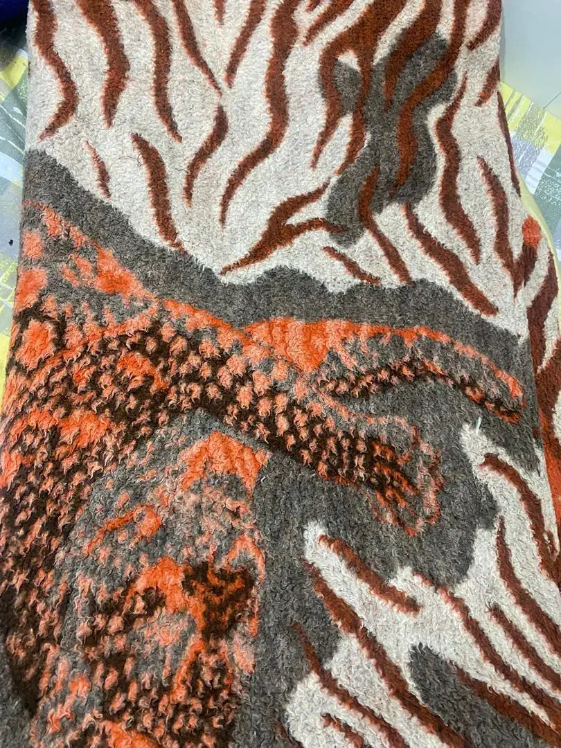 دوعدد پتو قدیمی پلنگی|رختخواب، بالش، پتو|شیراز, شهرک سراج|دیوار