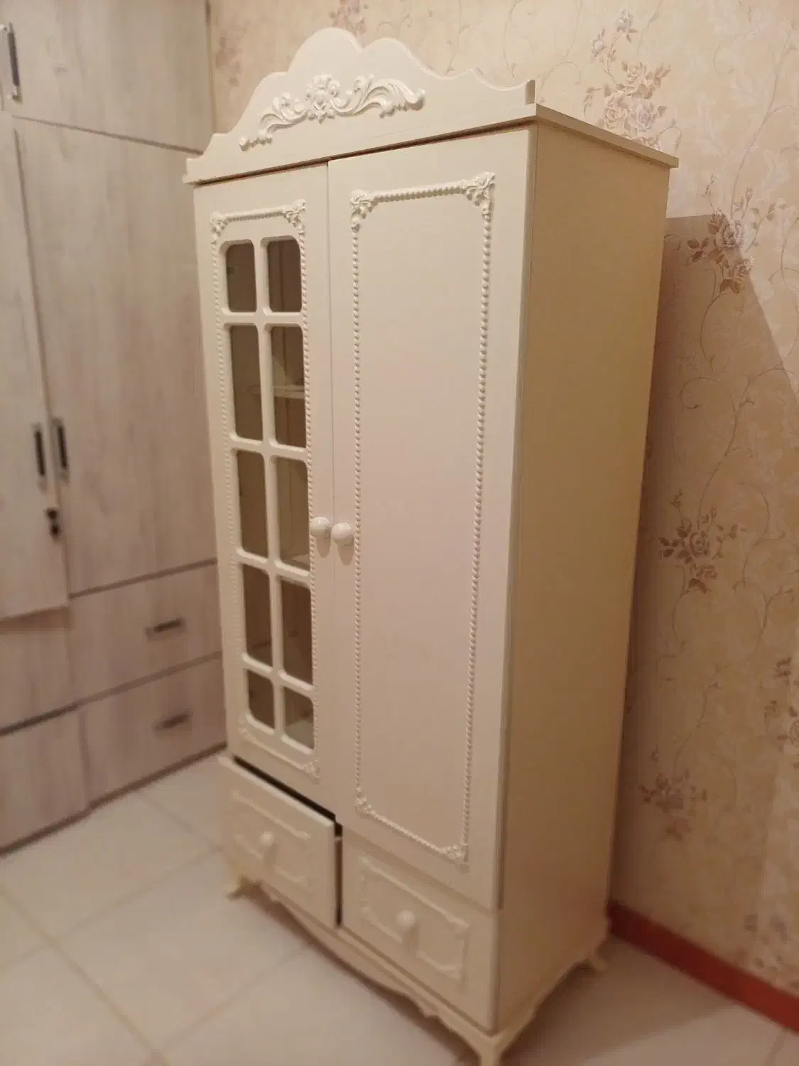 کمد بچه ویک عدد تشک|تخت و سرویس خواب|محمدشهر, محمدشهر|دیوار