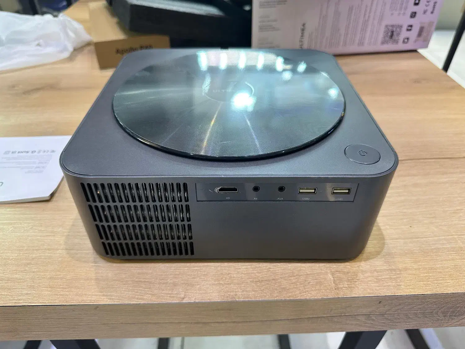 پروژکتور 4K مدل ula|تلویزیون و پروژکتور|تبریز, |دیوار