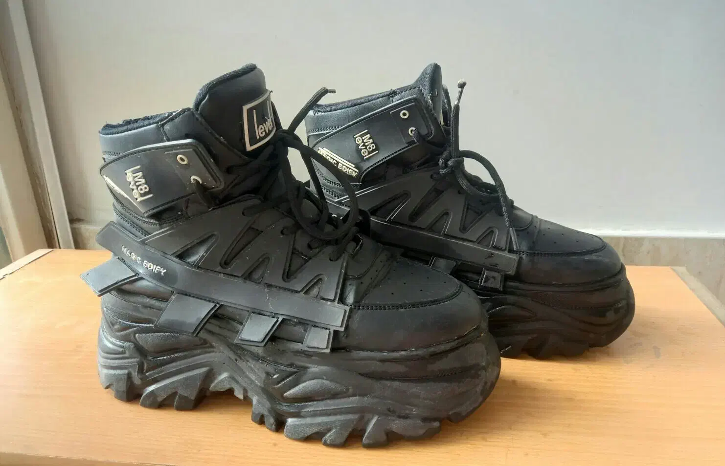 بوت و نیم بوت|کیف، کفش، کمربند|ابهر, |دیوار