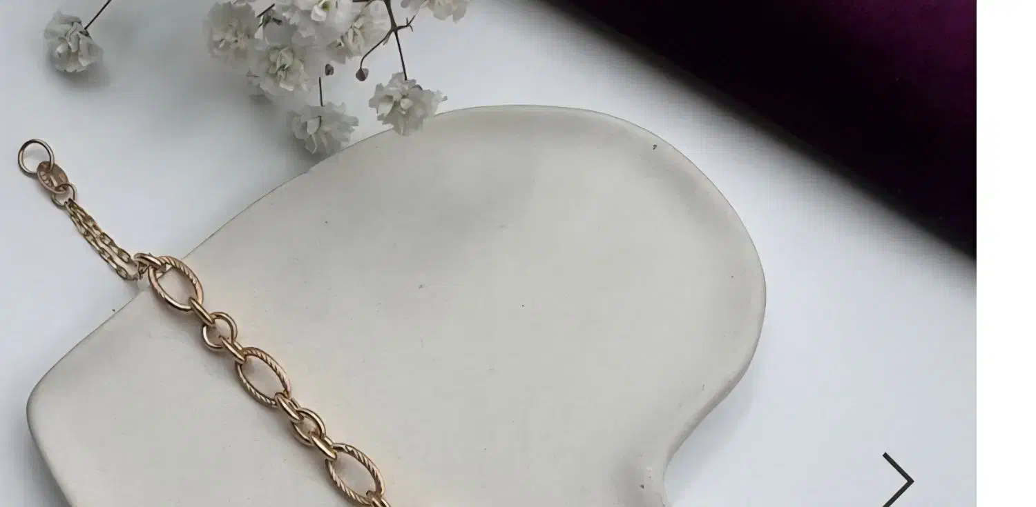 دستبند گمشد|جواهرات|نیشابور, گنبد سبز|دیوار