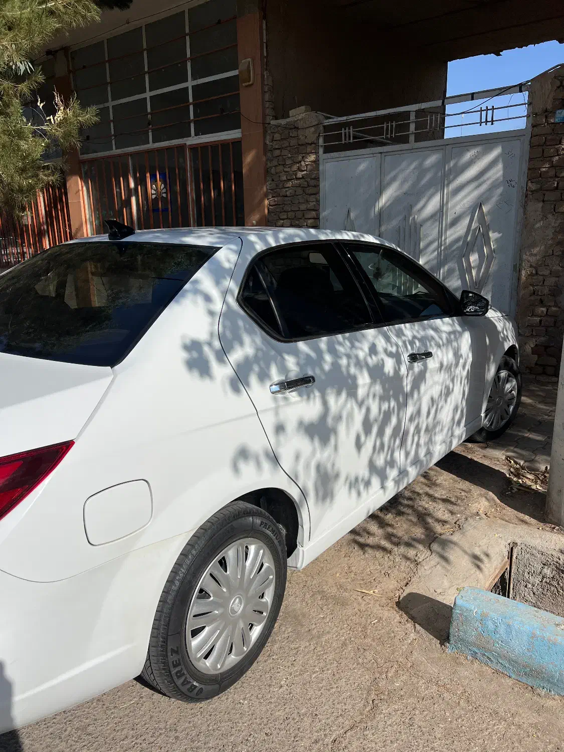 دنا پلاس|خودرو سواری و وانت|اردستان, |دیوار