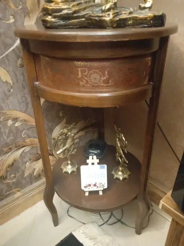 یک عدد میزه تلفن|میز تلفن|پیشوا, |دیوار