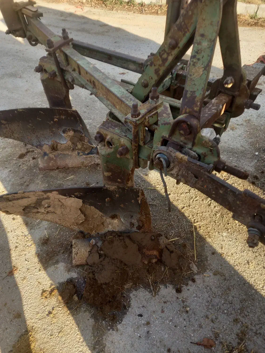 گاو اهن رومان|قطعات یدکی و لوازم جانبی|رزن, |دیوار