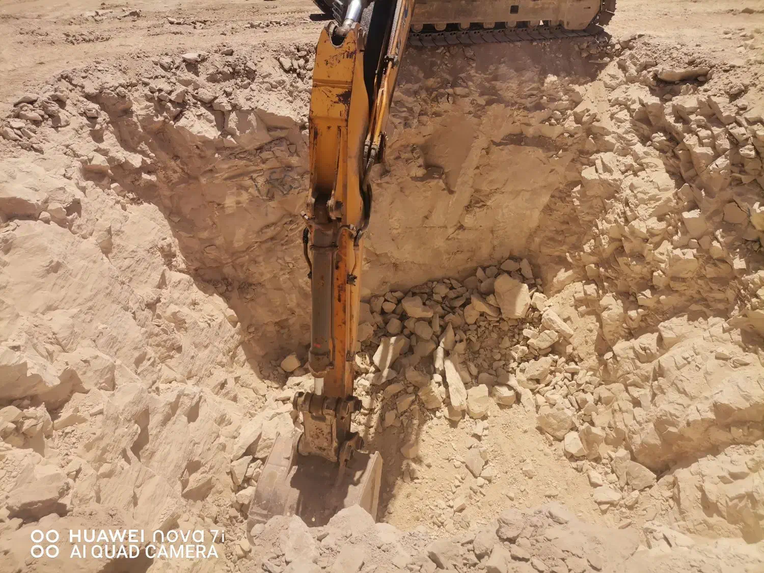 خدمات بیل میکانیکی زنجیری به همراه پیکور|خدمات پیشه و مهارت|ملک‌آباد, |دیوار