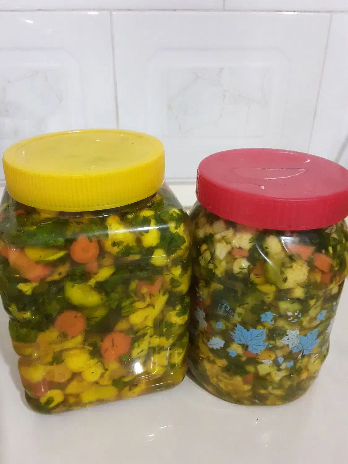 ترشی خانگی|خوردنی و آشامیدنی|ایوان, |دیوار