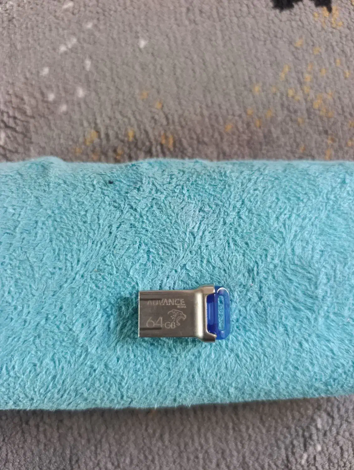 مموری فلش|لوازم جانبی موبایل و تبلت|پرند, فاز ۶|دیوار