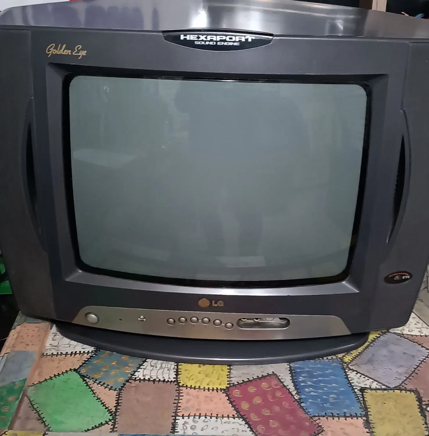 تلویزیون 14 اینچ ال جی|تلویزیون و پروژکتور|ارومیه, |دیوار