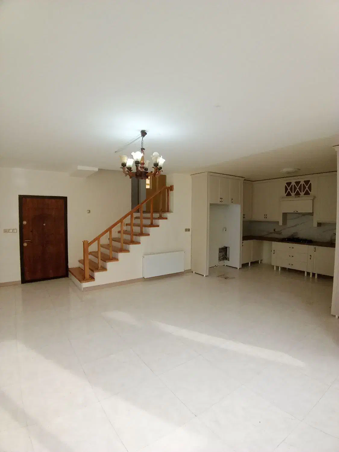 فروش منزل طبقه بالا نوساز شهرک گلها|فروش خانه و ویلا|شیراز, شهرک گلها|دیوار