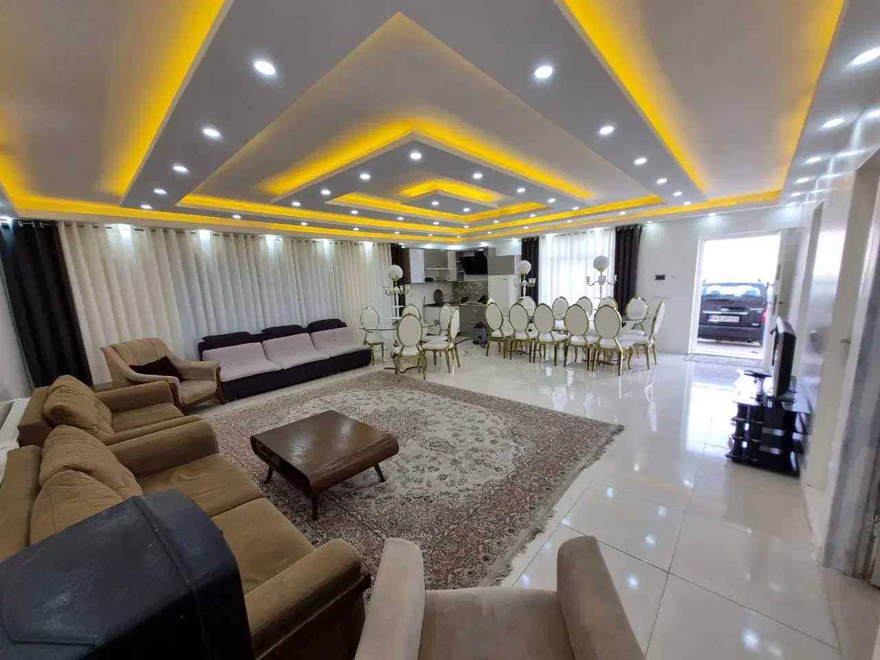 اجاره یاغ ویلا استخر سرپوشیده الان خالی|اجارهٔ کوتاهمدت ویلا و باغ|شهریار, کردزار|دیوار