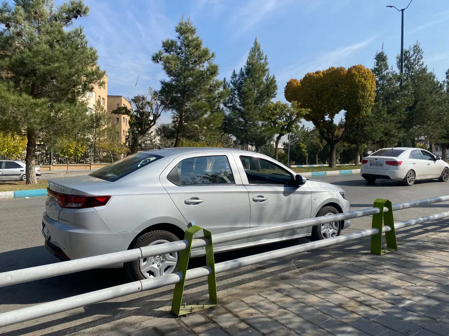 فروش تارا|خودرو سواری و وانت|همدان, |دیوار