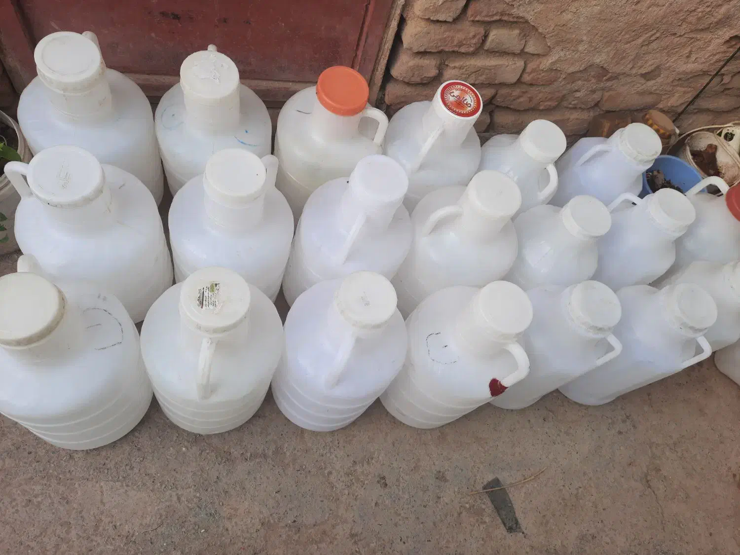 دبه|ظروف نگهدارنده، پلاستیکی، یکبارمصرف|بیرجند, |دیوار