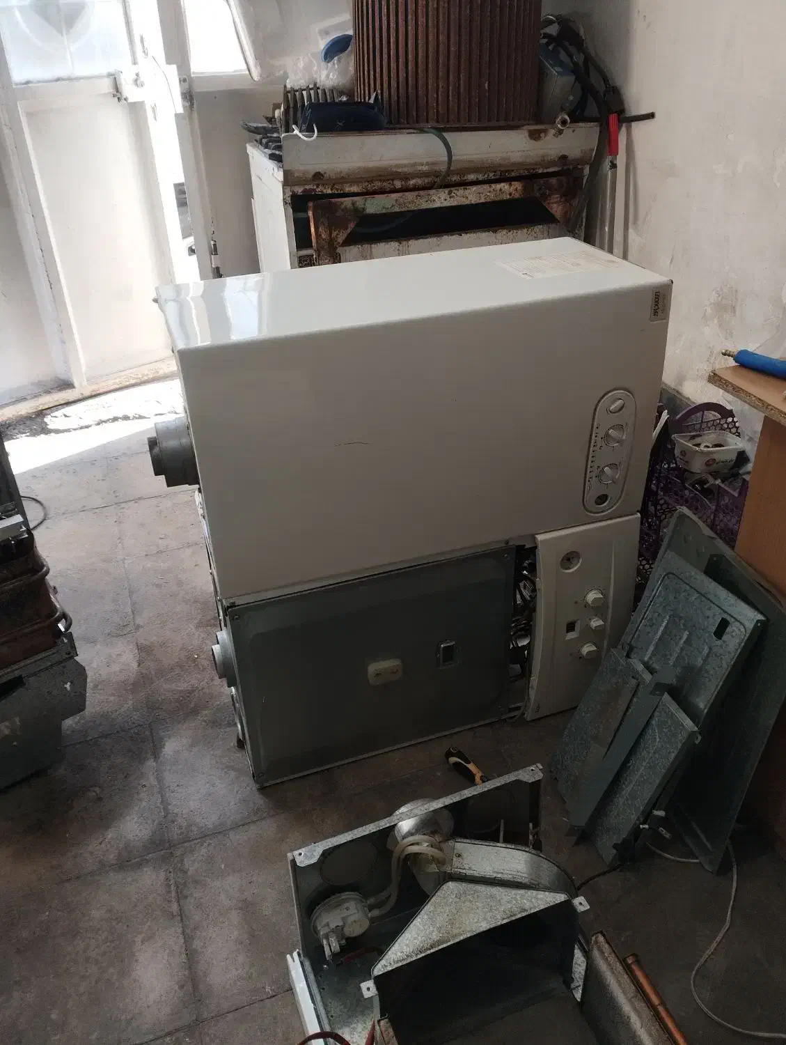 تعمیر لوازم گازسوز آبگرمکن و پکیج بخاری طبق قیمت|خدمات پیشه و مهارت|شیراز, کوی زهرا|دیوار