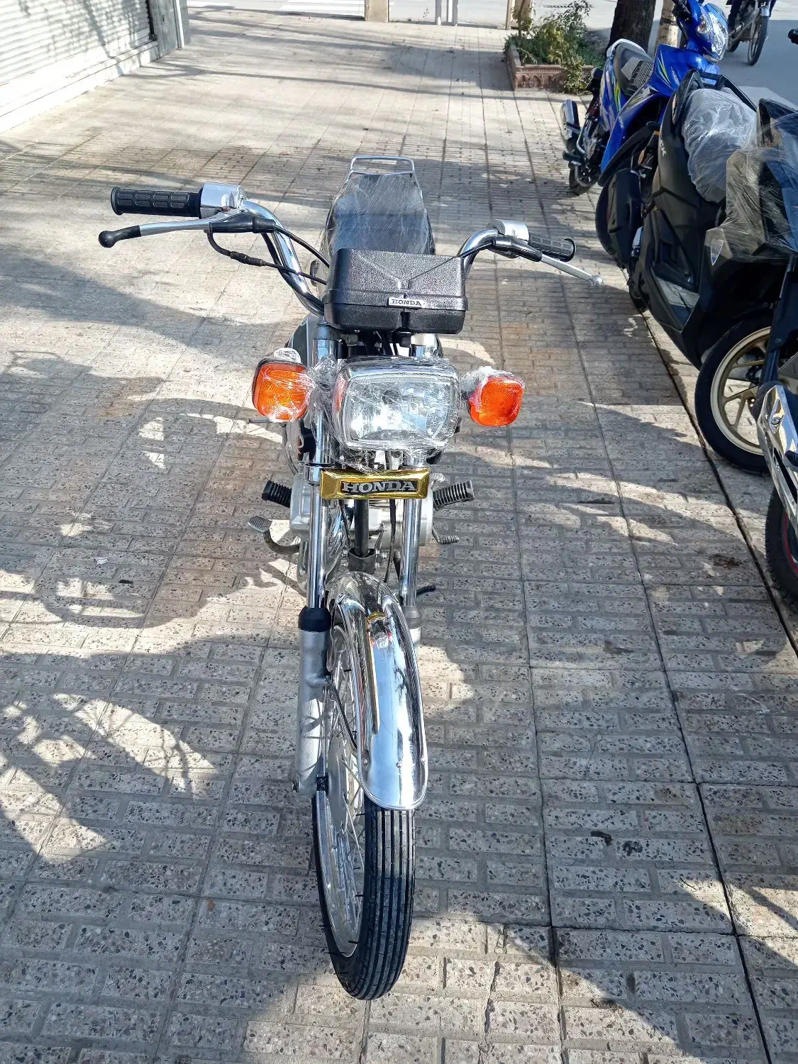 هندا مدل 83 چکی|موتورسیکلت|نجف‌آباد, هفده شهریور|دیوار