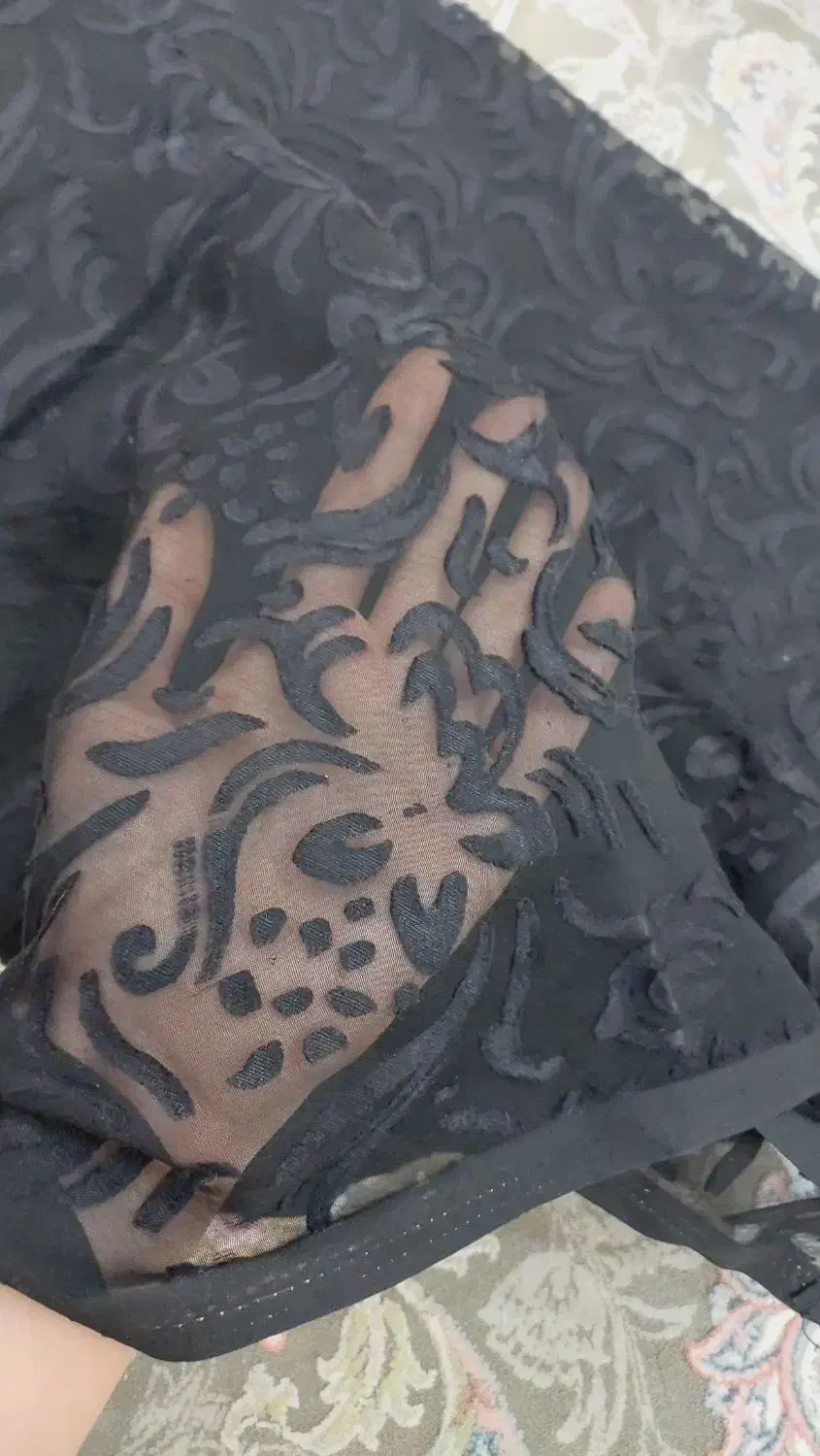 چادر مشکی|لباس|اصفهان, شفق|دیوار