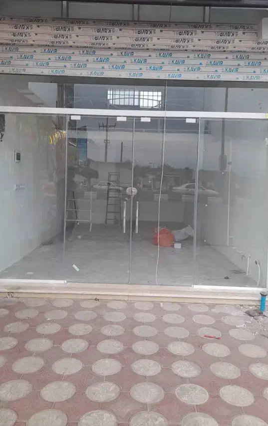 مغازه تجاری نوساز 29 متر با بالکن بر اصلی|اجارهٔ مغازه و غرفه|شلمان, |دیوار