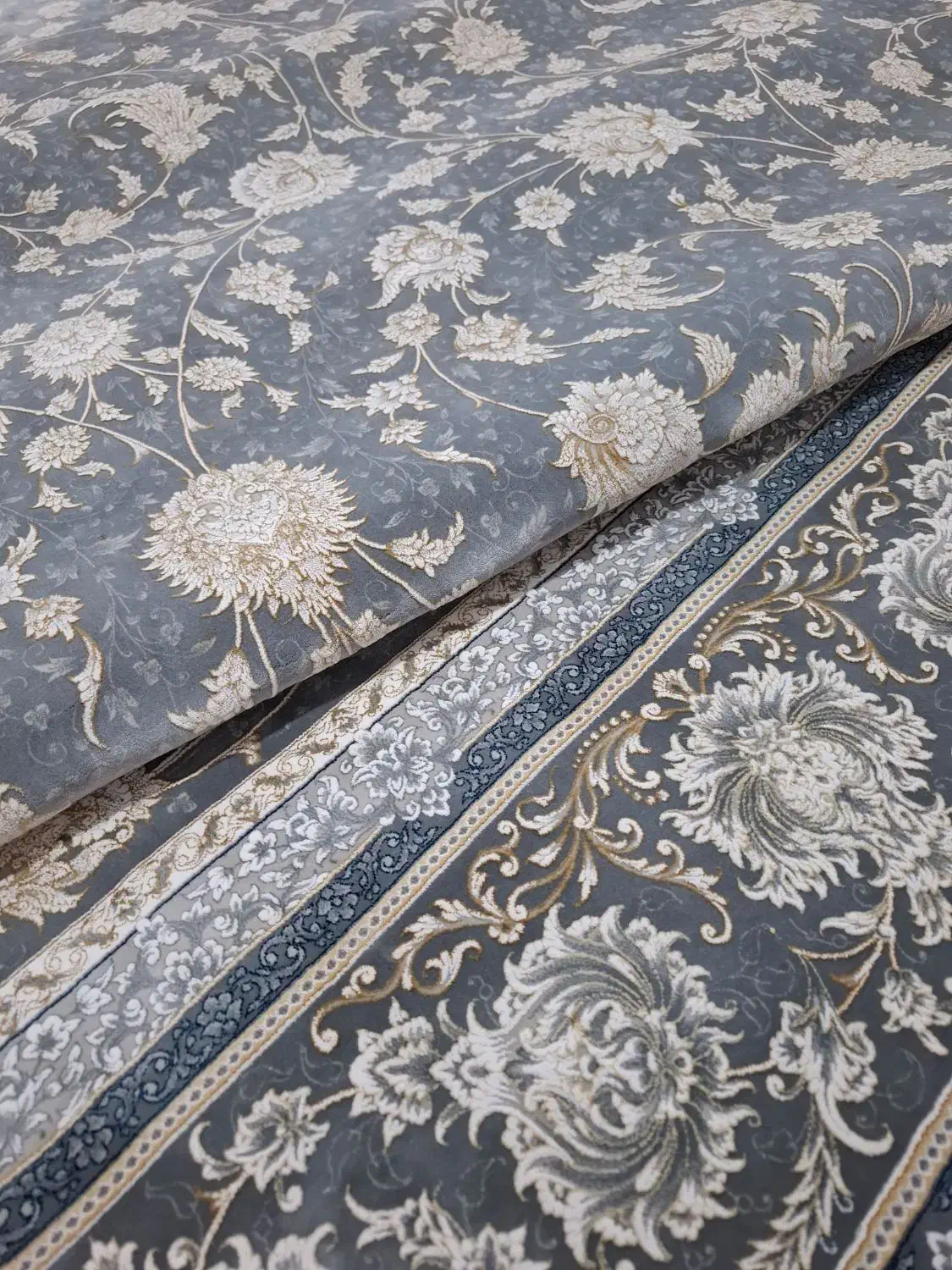 فرش ۱۲متری یک تخته بخاطر کمبود جا|فرش|تهران, خاک سفید|دیوار