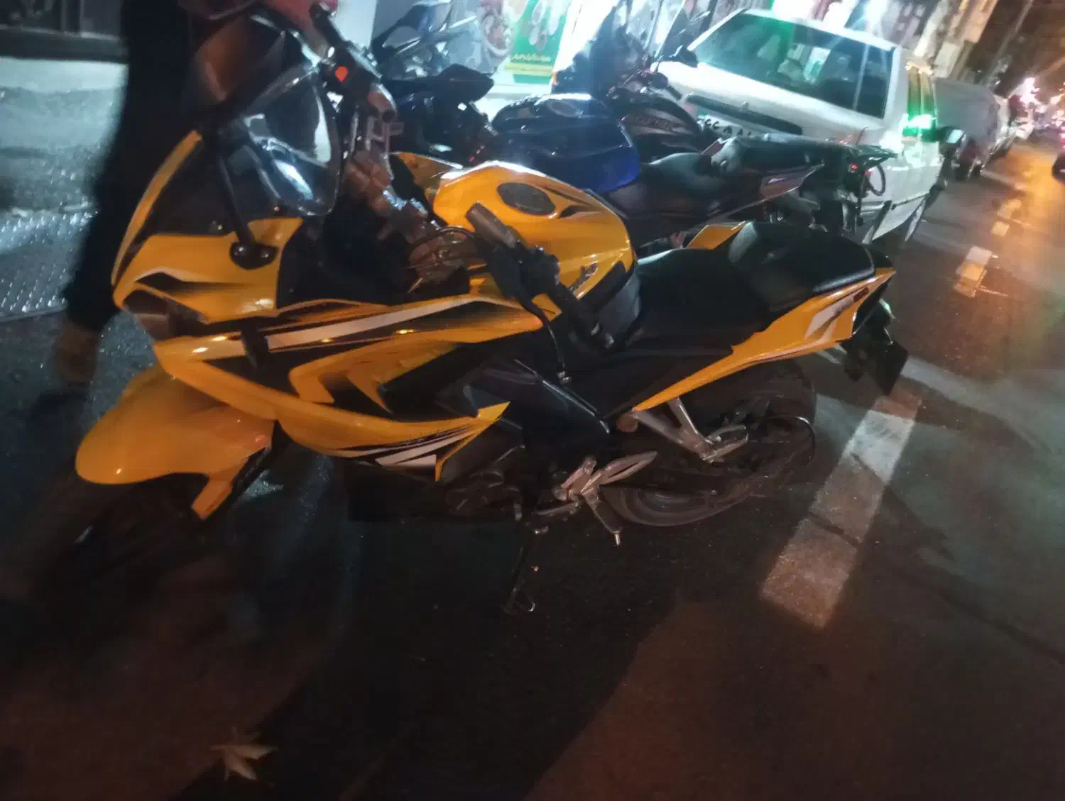 rs200|موتورسیکلت|تهران, تولید دارو|دیوار