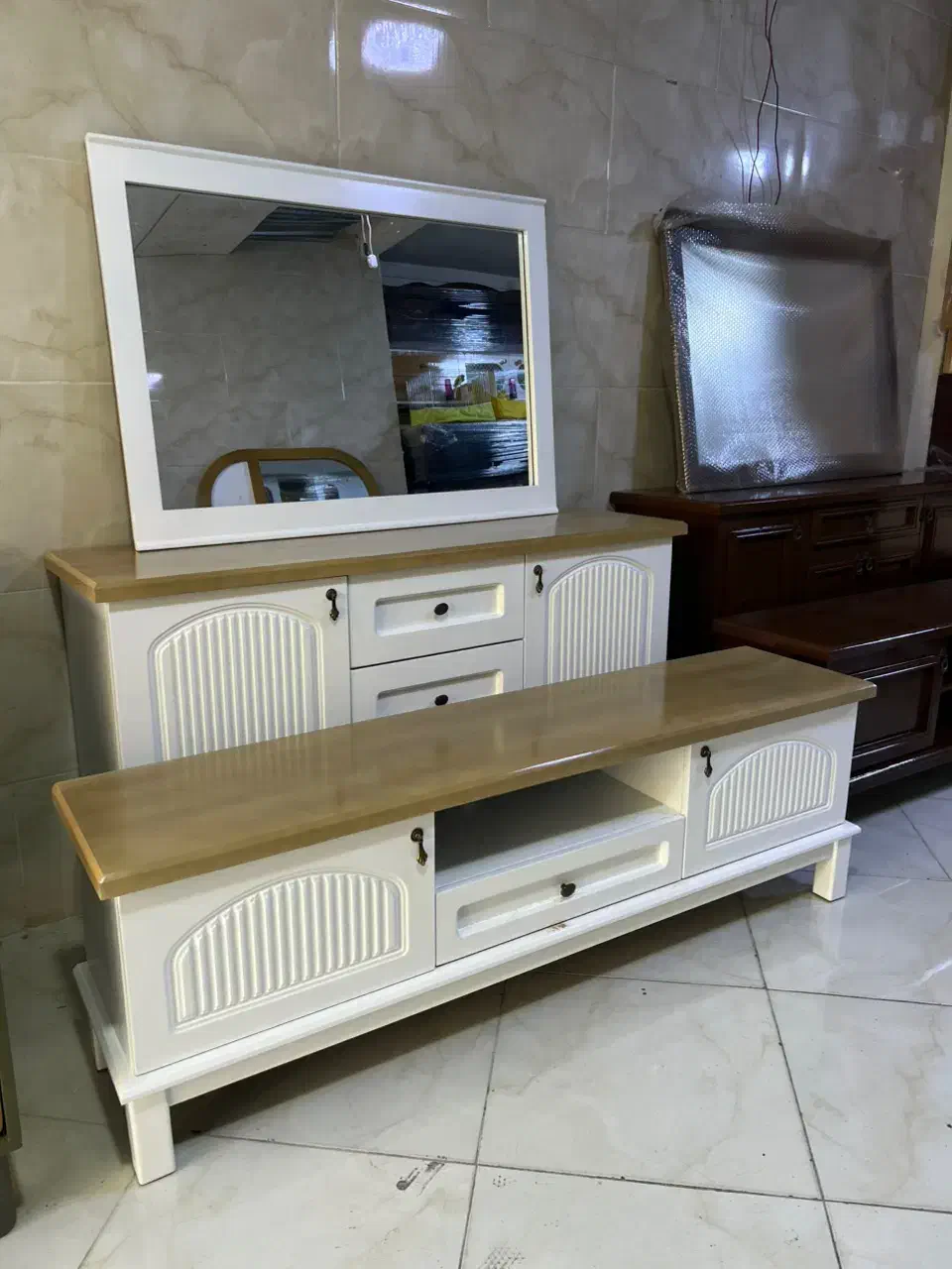 کشمیر کنسول آینه. آینه کنسولی کشمیر|بوفه، ویترین، کنسول|خرمآباد, |دیوار