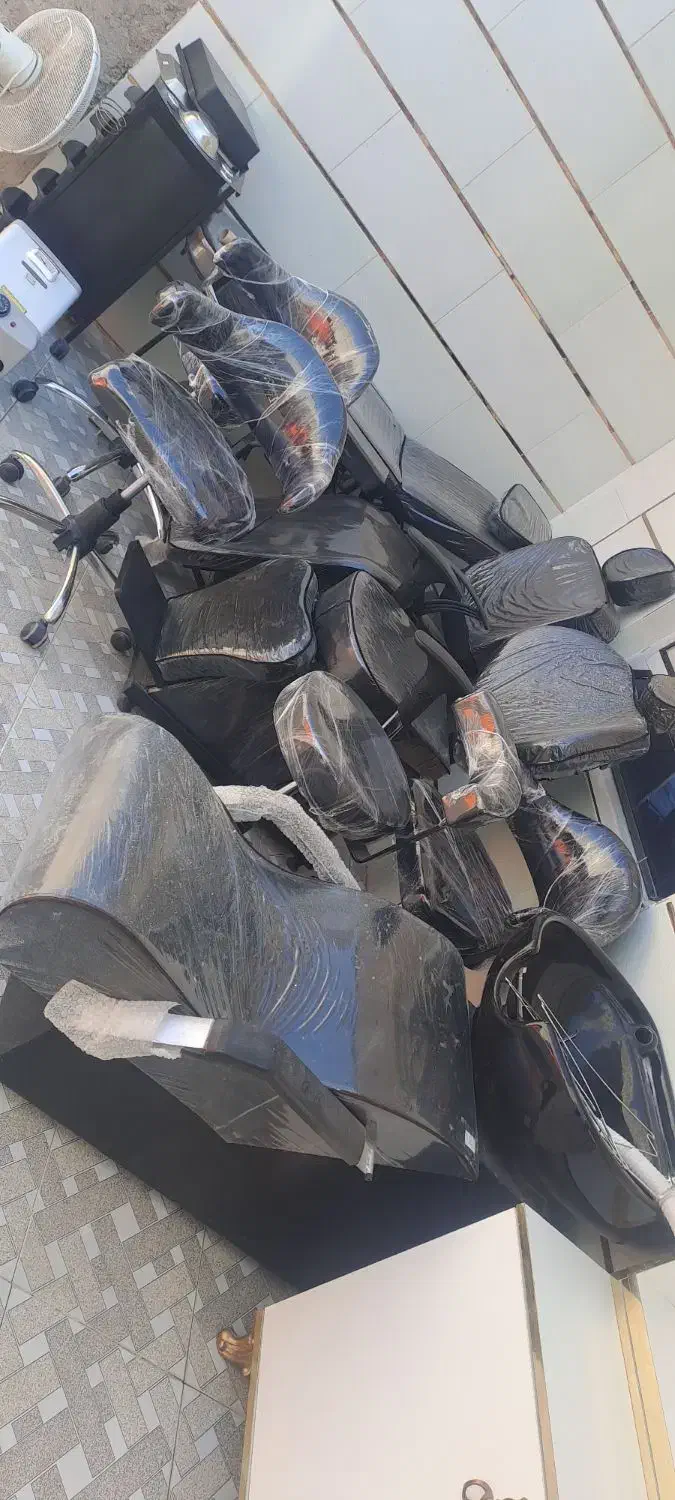 تجهیزات سالن زیبایی کاملا نو|آرایشگاه و سالن‌های زیبایی|سمیرم, |دیوار