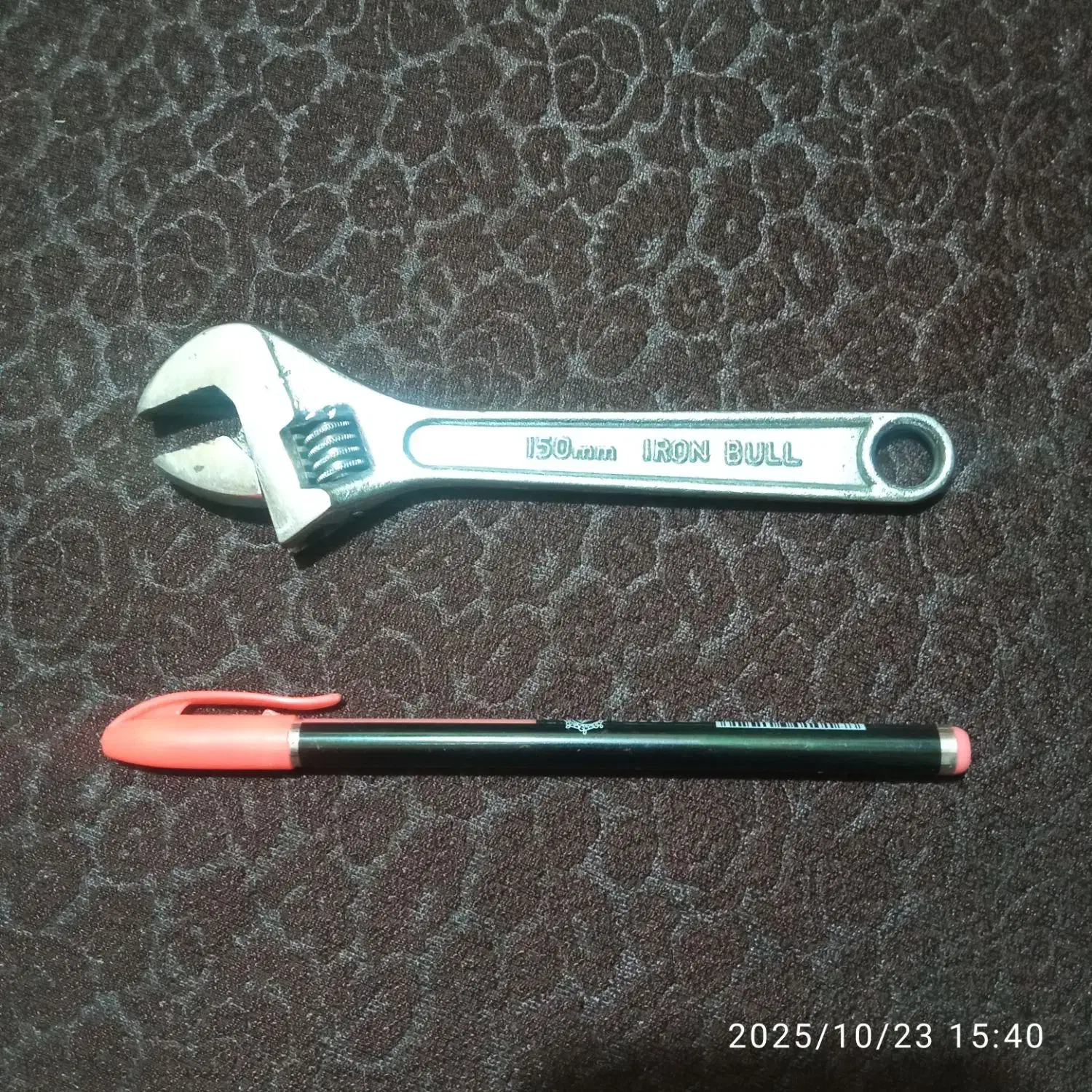 انبر قفلی و آچار فرانسه کوچک|ابزارآلات|فلاورجان, |دیوار