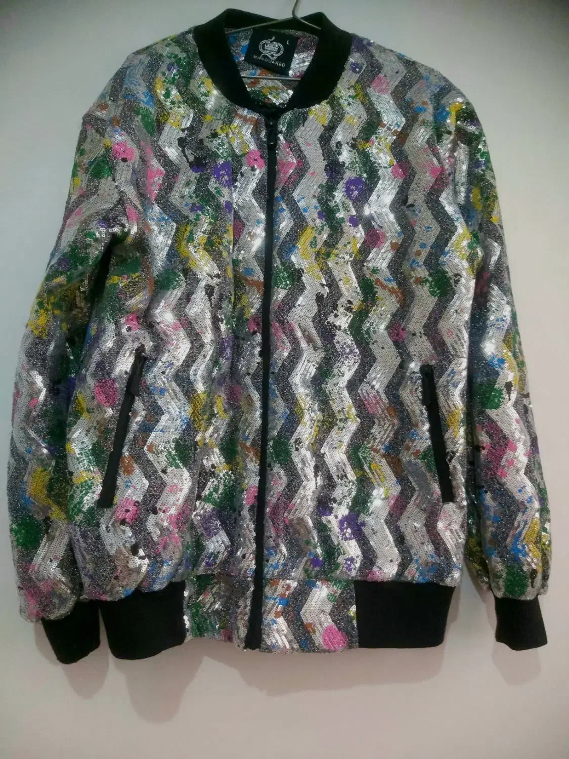 کاپشن|لباس|اراک, |دیوار