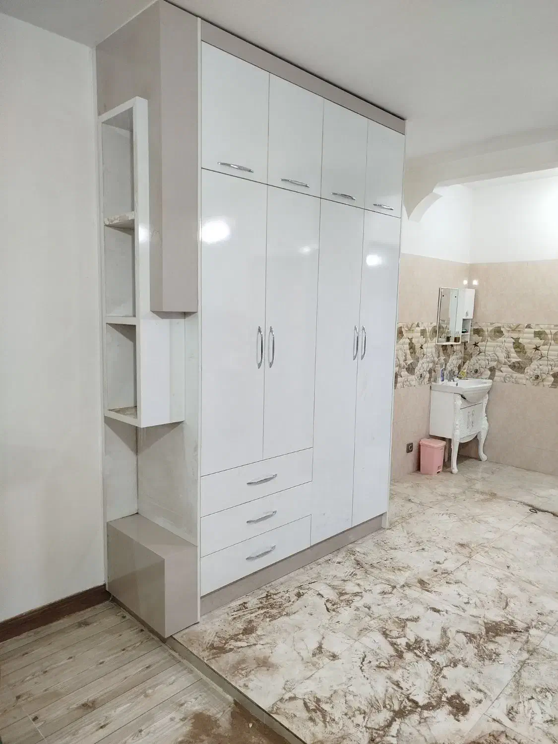 نصاب کابینت دست دوم و کمد .قرنیز.پارکت.تاشو|خدمات پیشه و مهارت|اردبیل, |دیوار