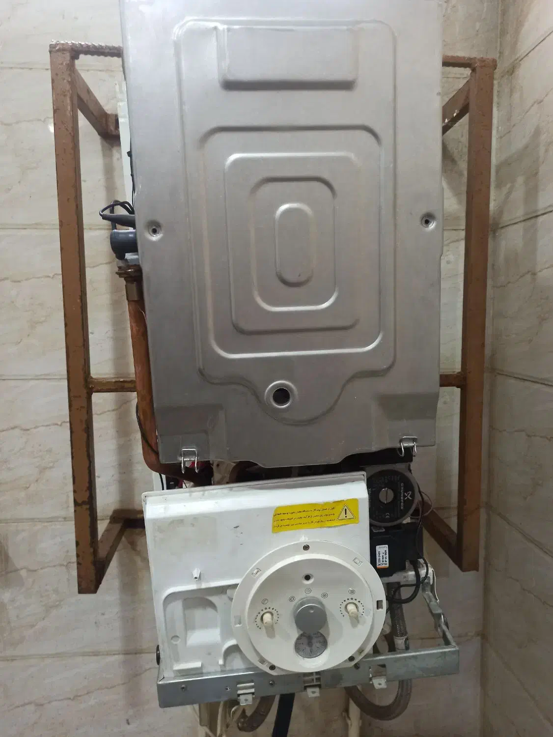 تعمیرات تخصصی انواع پکیج و اسپیلت و کولر گازی|خدمات پیشه و مهارت|فولادشهر, C4|دیوار